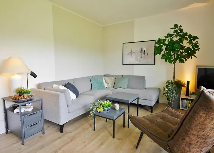 Komfort-fewo Gluecksgriff Mit Garten 아파트